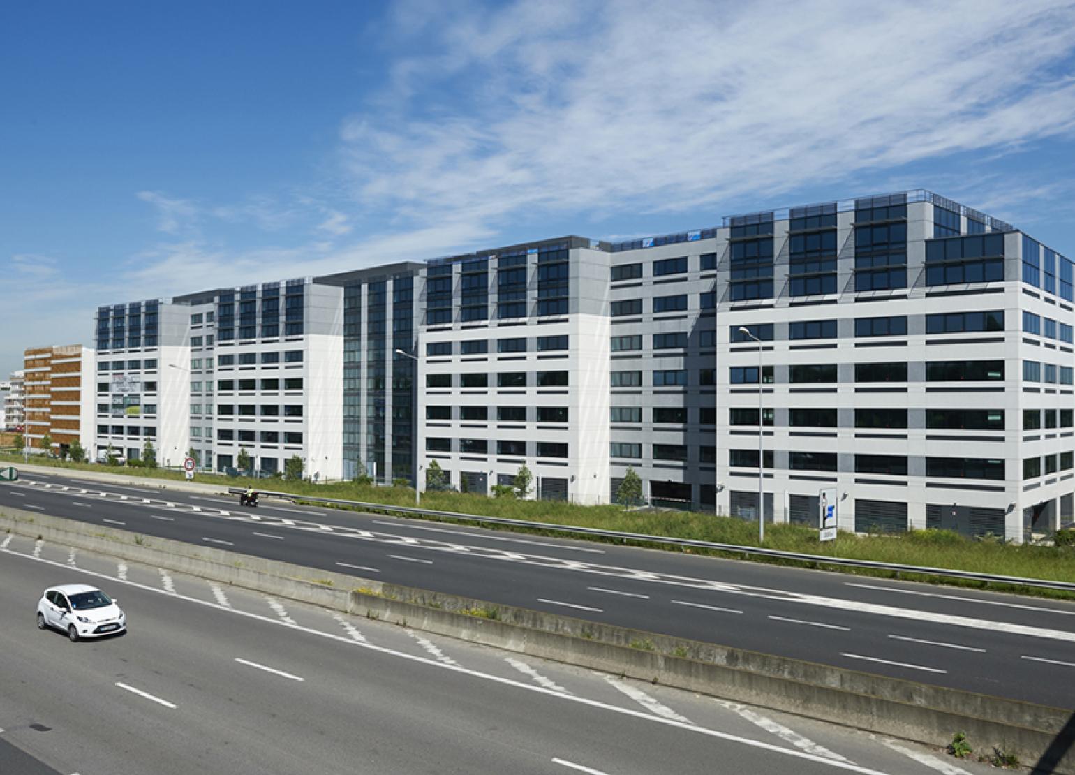6 Neo Velizy01
