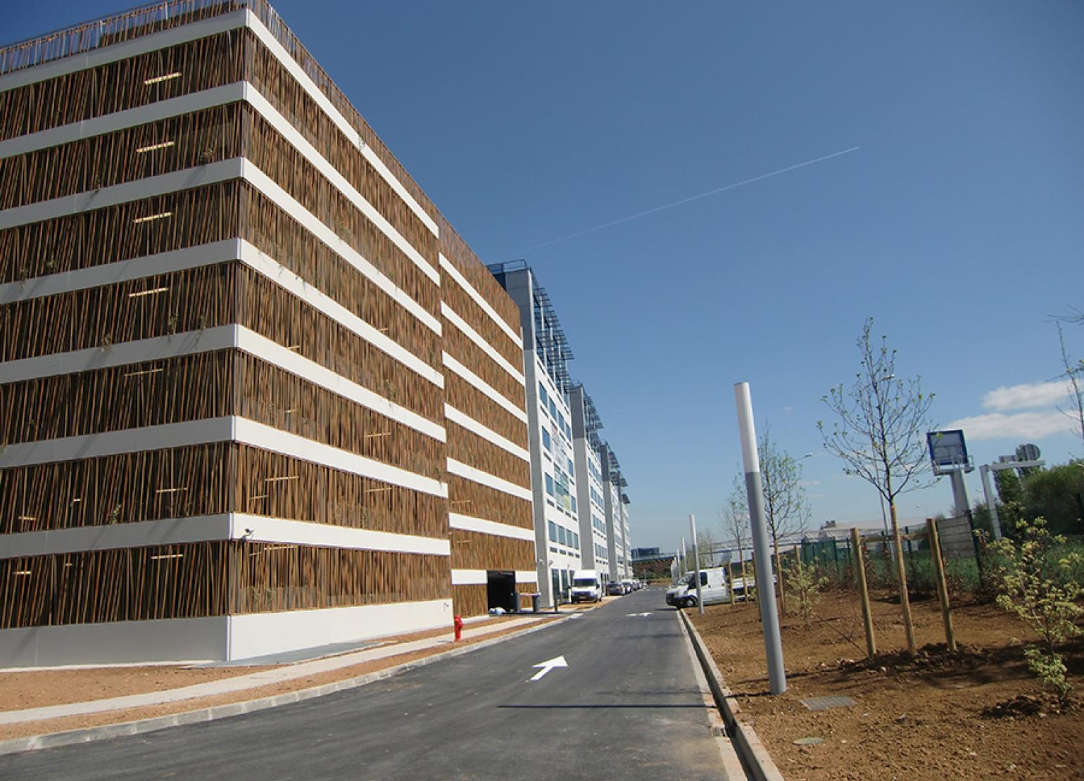 6 Neo Velizy05b